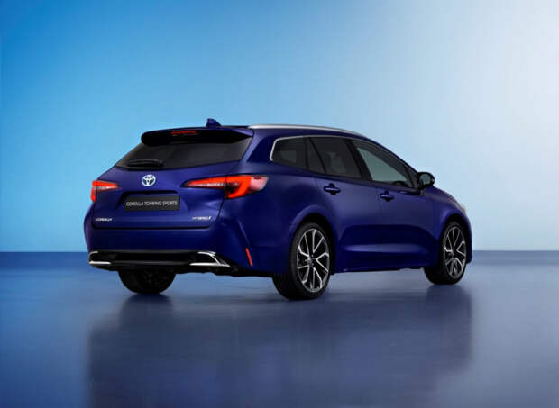 Toyota Corolla претерпела фейслифтинг. Что нового в 2023 году?