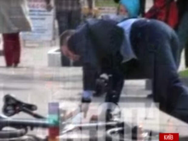 Кличко рухнул с велосипеда по дороге на инаугурацию Зеленского