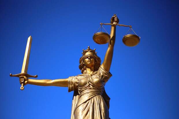 justice-2060093_1920 alt