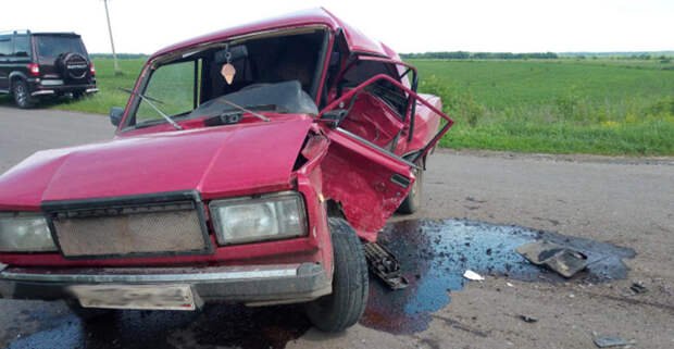 На трассе в Тамбовской области столкнулись две легковушки: водители в больнице