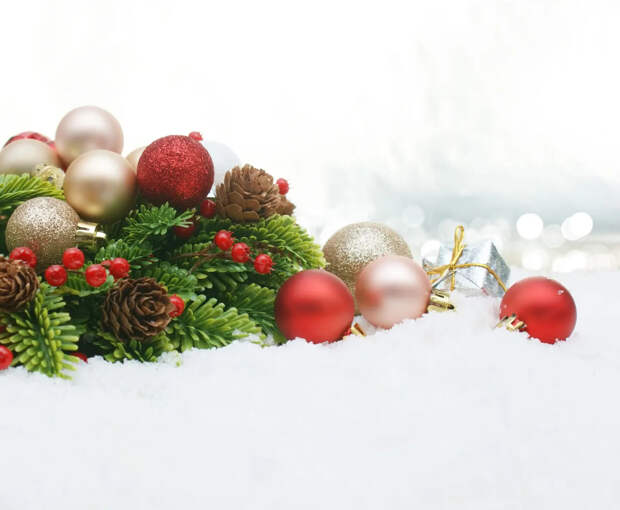 Детский утренник едва не обернулся трагедией: столичного Деда Мороза "схватил" инсульт во время выступлений