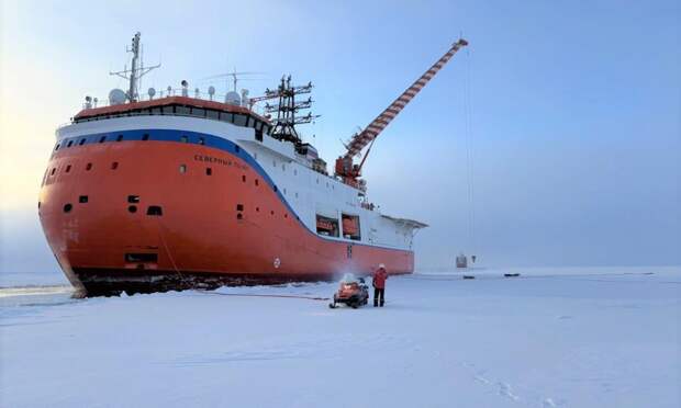 Станция «Северный полюс–42» отметила 500 дней с начала работы в высоких широтах