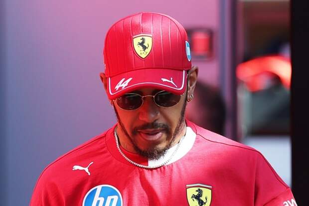 Хэмилтон — о четвёртом месте в спринте в Китае: призвал усилить работу в Маранелло