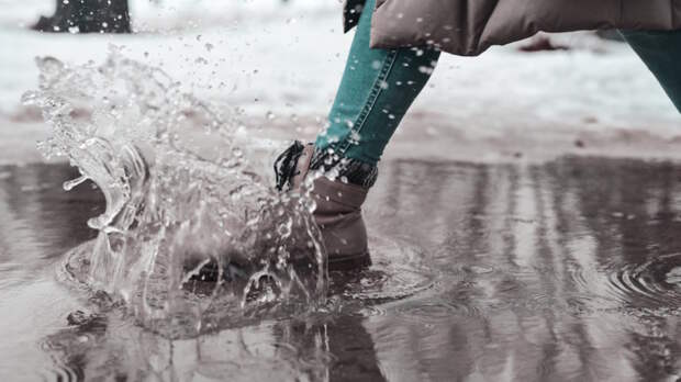 Как быстро высушить промокшую обувь: хитрость, чтобы спасти любимые ботинки за одну ночь