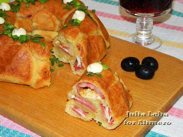 Закрытая пицца