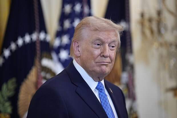 В документах по делу Эпштейна обнаружилось обвинение Трампа в изнасиловании