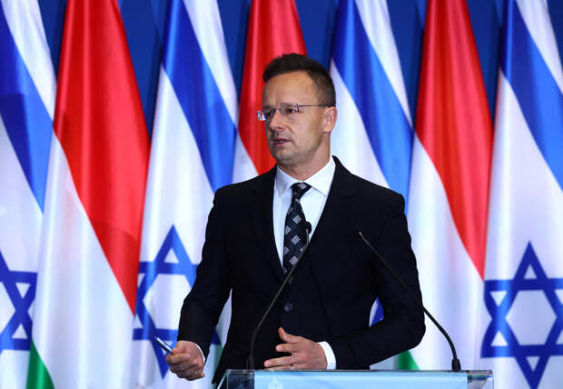 Евросоюз призвали отказаться от помощи Украине на фоне коррупционных скандалов