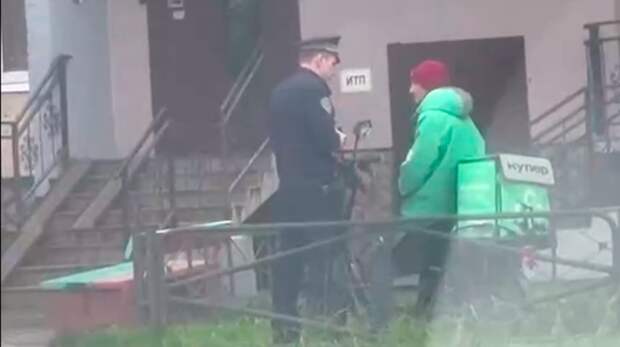 Спящие агенты в курьерской форме: сотни нелегалов в масках ежедневно заходят в наши квартиры