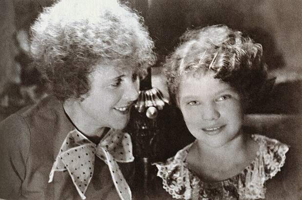 С дочерью Светланой, 1935 год.