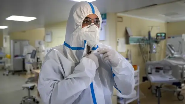 Более 650 тысяч врачей задействовали для борьбы с COVID-19 в России