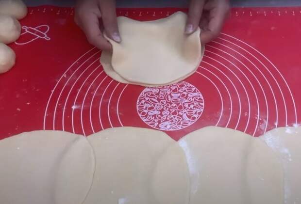 Возьмите 2 яйца и 3 стакана муки. Бесподобная выпечка на праздничный стол