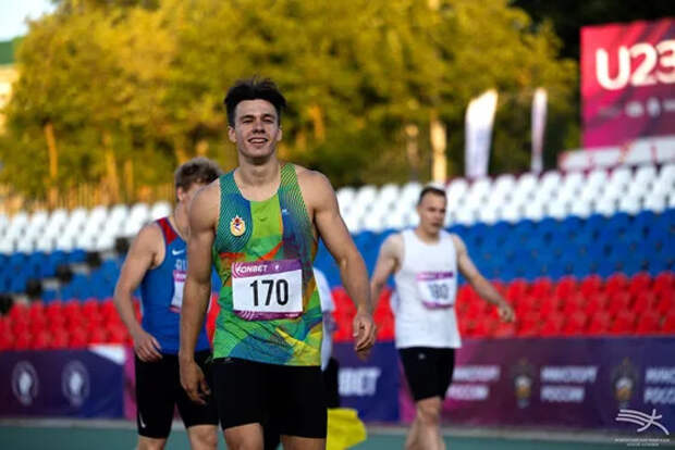 Неужели в России научились быстро бегать? Что означают исторические рекорды на 100 и 400 м