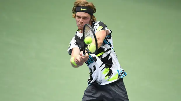 Рублёв обыграл Сандгрена в первом круге турнира ATP в Гамбурге