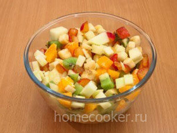 Фруктовый салат Smeshivaem frukty 300x225 Фруктовый салат