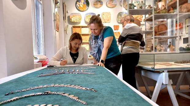 В Вологде впервые представят украшения народа сету