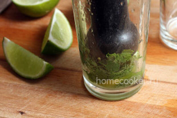 Безалкогольный мохито Razminaem ingredienty dlya mohito 300x200 Безалкогольный мохито
