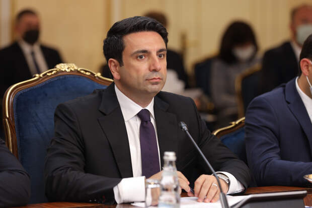 Спикер Нацсобрания Армении разразился гневной речью в адрес России: "Нас жёстко обманули"