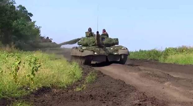Российские войска наступают на Авдеевку с юга, закрепляясь на новых позициях