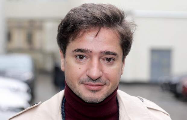 От яркого «героя-любовника» до борьбы с алкоголем: как 43-летний Иван Стебунов обрел «гармоничное» счастье и стал отцом после тяжелой болезни