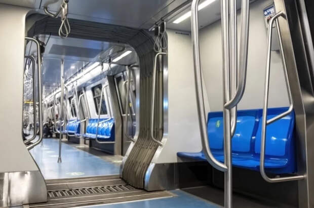 Мэр Варшавы Тшасковский: в метро начали создавать склады на случай войны