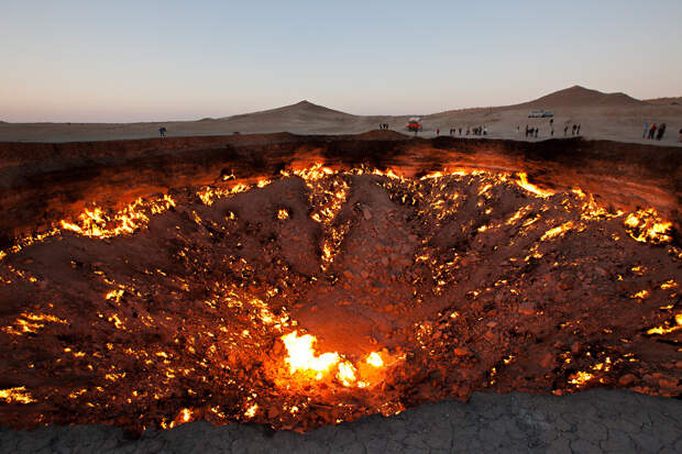 Туркменистан. Газовый кратер Дарваза. (Martha de Jong-Lantink)