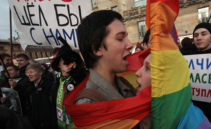 Участники акции «Марш против ненависти» в Санкт-Петербурге Рассуждения американца: Почему Владимир Путин нас ненавидит