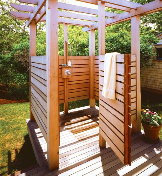 Строительство летнего душа на даче