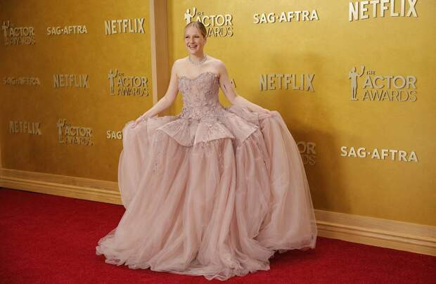 Блогерша из России вновь затмила иностранцев на американской премии