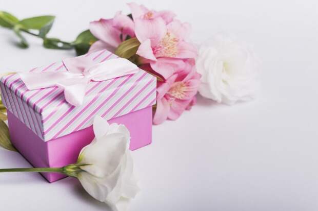 Что подарить на 8 марта