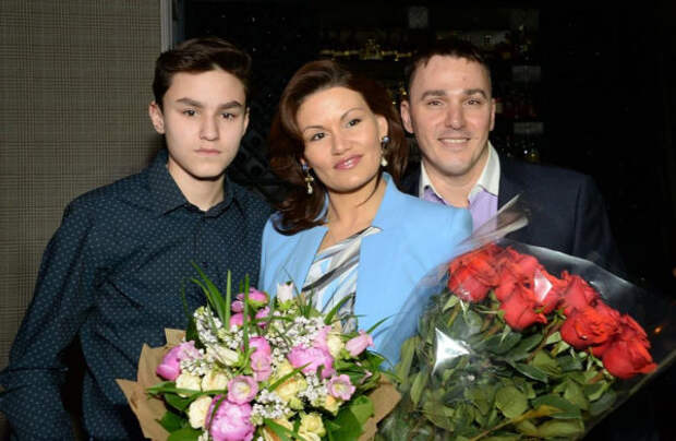 Кирилл Андреев со своей женой и сыном