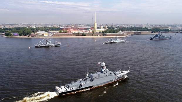 NI: желающим проверить боеспособность российского флота надо запастись спасательными плотами и лодками