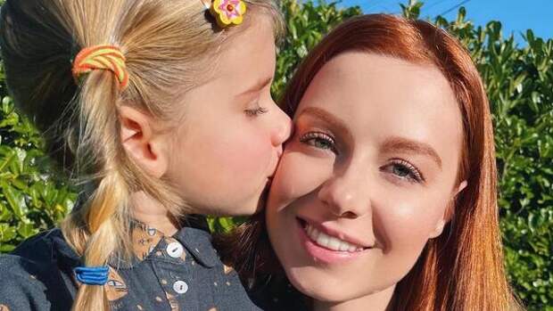 Савичева рассказала о жизни 8-летней дочери — осталась в Португалии