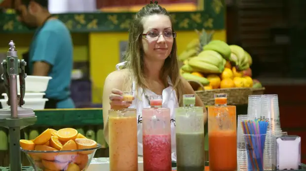 Диетолог Мелехина рассказала о достоинствах смузи перед свежевыжатым соком