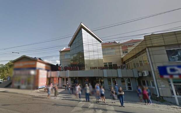 Популярный торговый центр могут закрыть во Владивостоке
