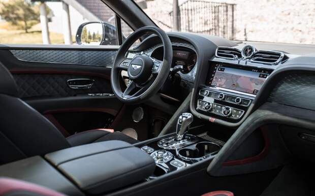 Bentley Bentayga Speed: королевских кровей, но с дерзким характером