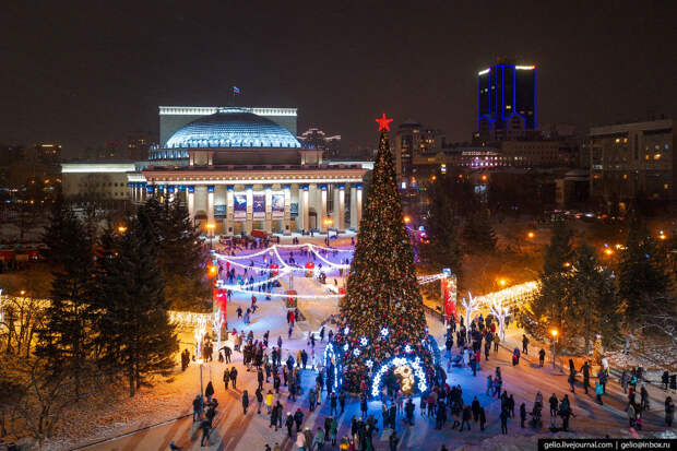 Зимний Новосибирск, каток у оперного, ёлка, новый год