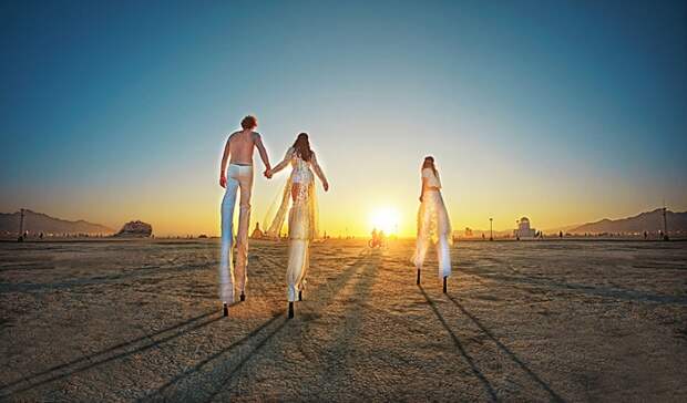 Сюрреалистичные фотографии с фестиваля Burning Man Сюрреалистичные фотографии с фестиваля Burning Man burning man, фестиваль