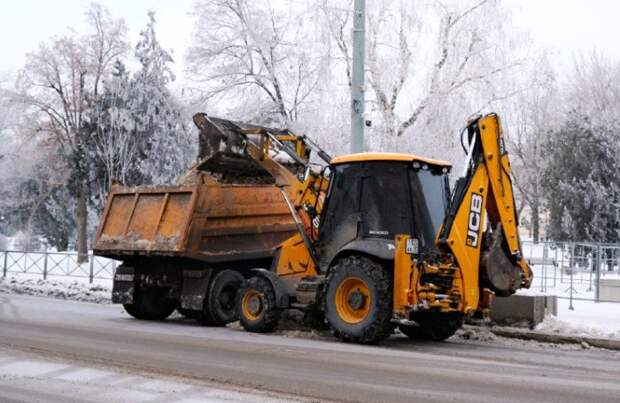 С начала недели Астрахань очистили почти от 1900 кубометров снега