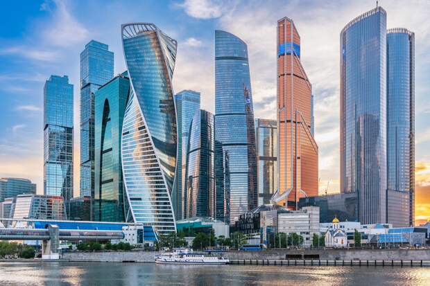 В «Москва-Сити» начался снос вестибюля моста «Багратион»