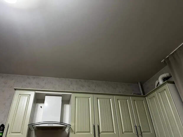 Натяжные потолки — моветон: 4 стильных альтернативы, которые делают интерьер дороже