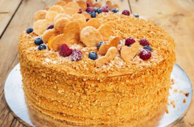 Торт Рыжик. Этот десерт можно назвать самым популярным домашним лакомством 20