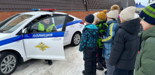 В Ивановской области сотрудники Госавтоинспекции провели познавательную встречу для ребят из отряда юных инспекторов движения