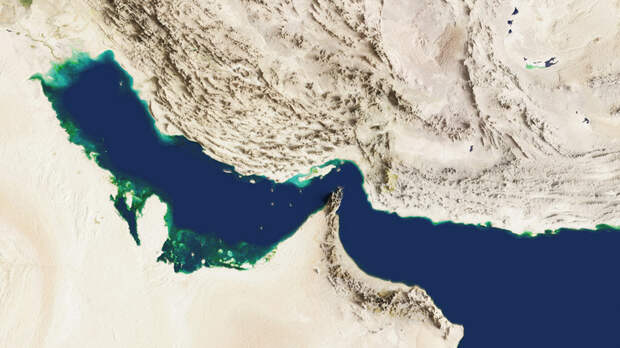 Медведев: перемирие нарушено, Ормузский пролив вновь перекрыт