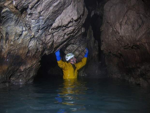 Самая глубокая в мире пещера (16)