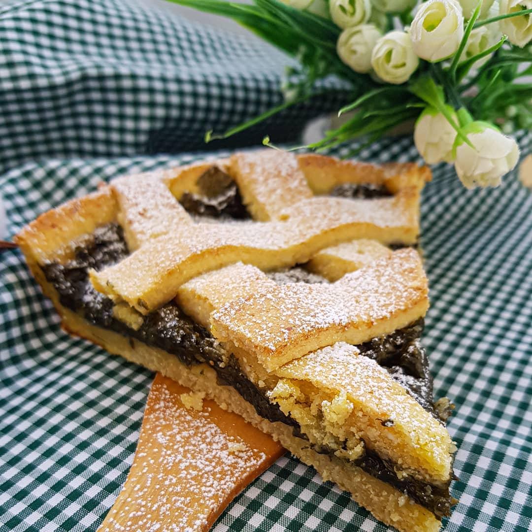 Салат, суп и пирог: готовим вкусные сезонные блюда со щавелем
