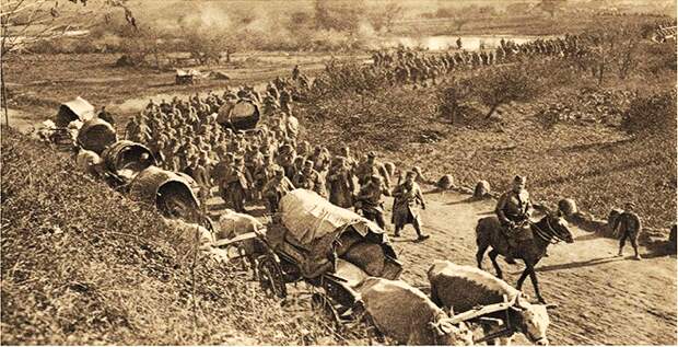 Сербские солдаты перед боем с болгарами, октябрь 1915