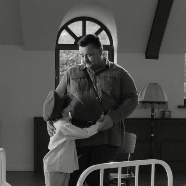 кадр из клипа