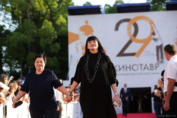 Киноконтекст: Ситора Алиева – о соединении кино с YouTube и новых фестивальных тенденциях