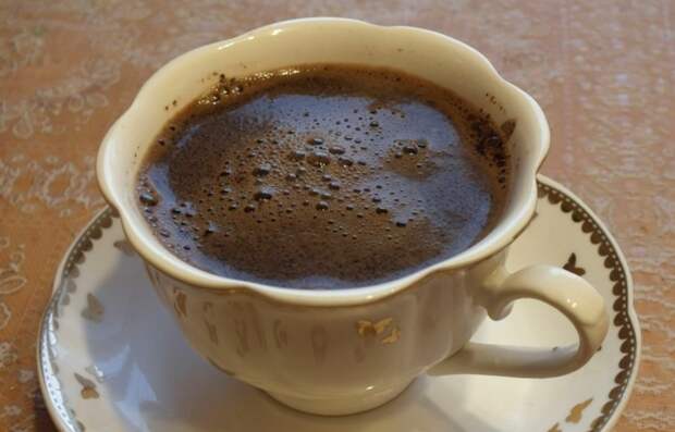 Врач рассказала, как усилить бодрящий эффект от кофе
