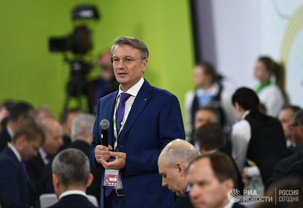 Президент, председатель правления Сбербанка Герман Греф выступает на деловом завтраке Сбербанка России в рамках Санкт-Петербургского международного экономического форума 2017 Президент, председатель правления Сбербанка Герман Греф выступает на деловом завтраке Сбербанка России в рамках Санкт-Петербургского международного экономического форума 2017